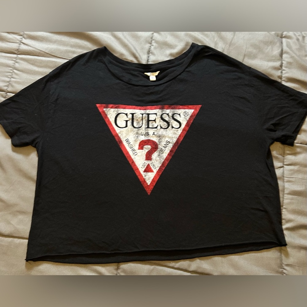 Guess cropped Black Tee size Large